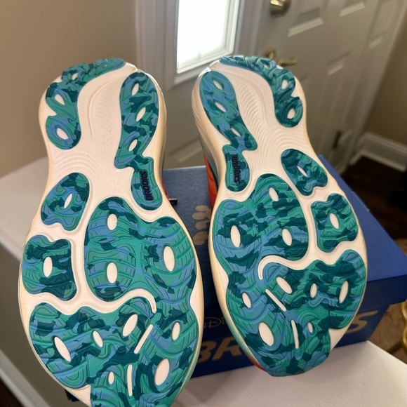 Brooks RunDisney Moana Running Shoes Women Size 8 Adrenaline GTS 25 Limited NIB - Picture 13 of 16